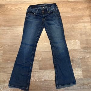 American eagle size 2 short jeans